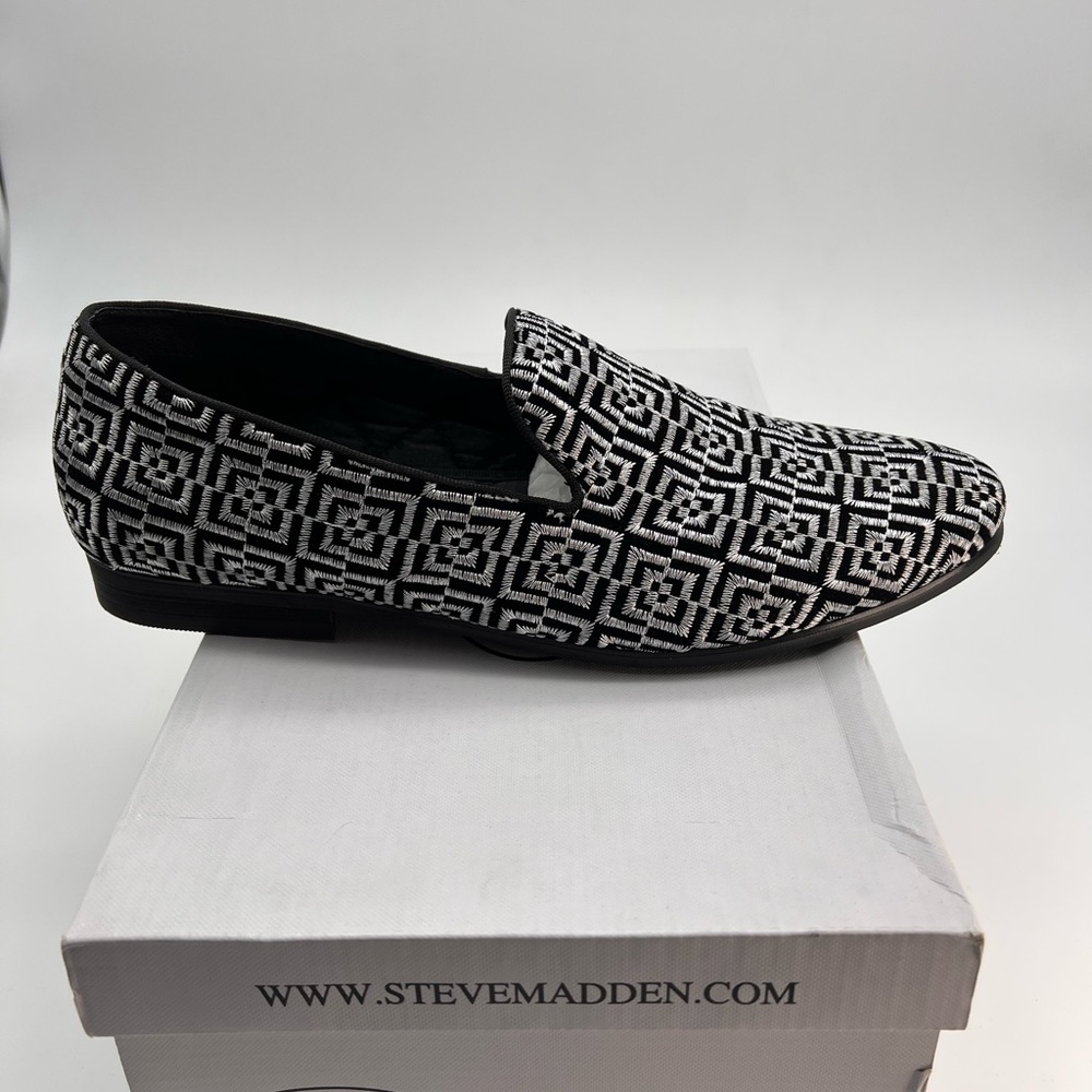 Steve Madden Loafer.